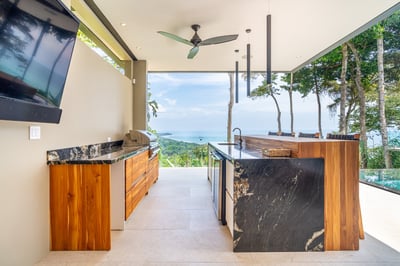 Luxury Villa Photo #18