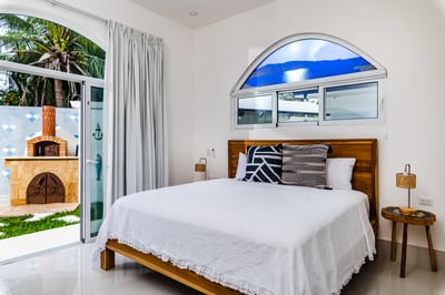 Luxury Villa Photo #25
