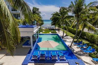 Luxury Villa Photo #2