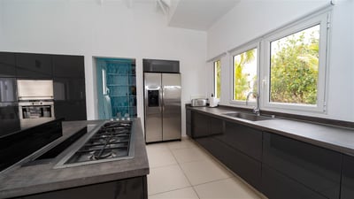 Kitchen & Dining Area