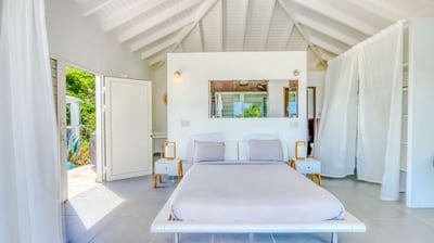 Luxury Villa Photo #36