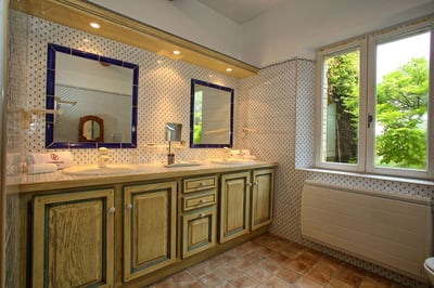 Luxury Villa Photo #15