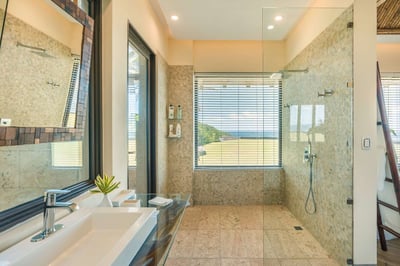 Luxury Villa Photo #48
