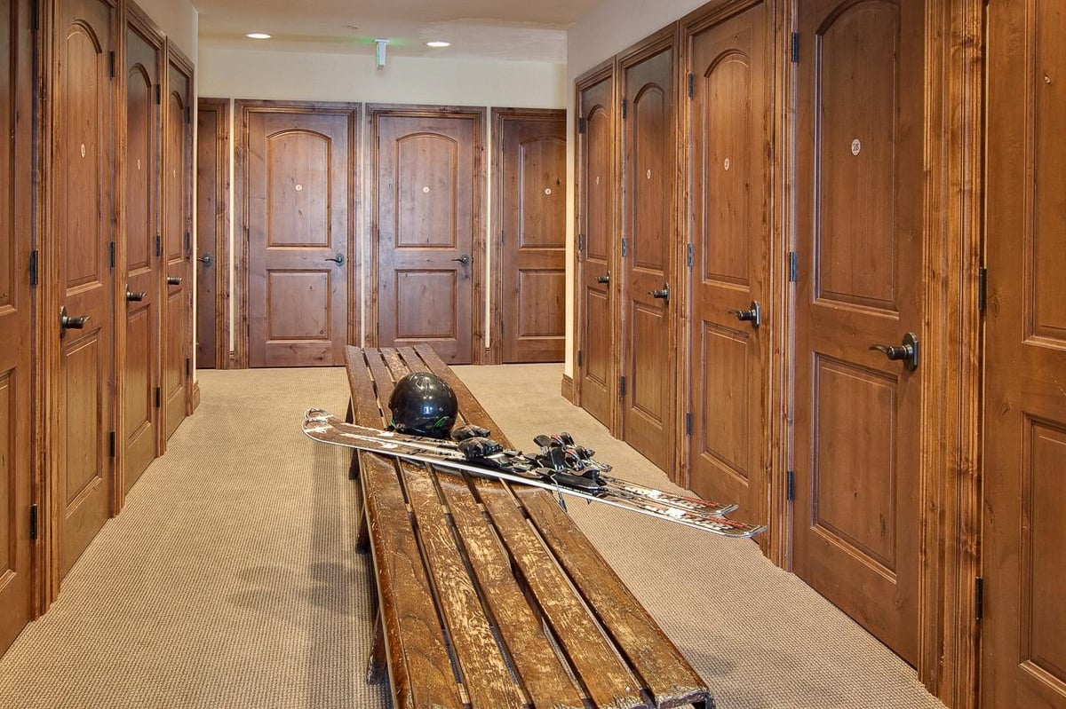2 BDM Condo with Den at Silver Strike Empire Pass condo rental - 12