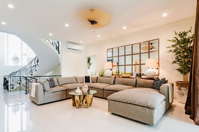 Luxury Villa Photo #18