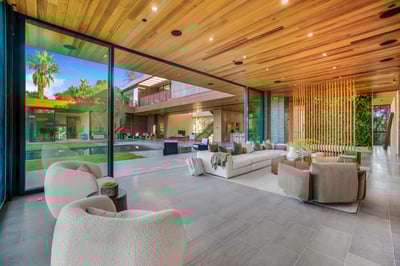 Luxury Villa Photo #24