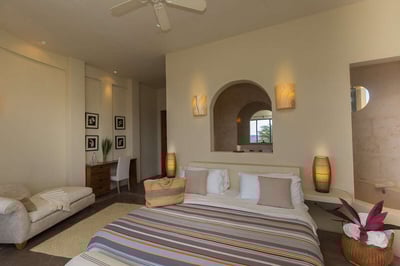 Luxury Villa Photo #30