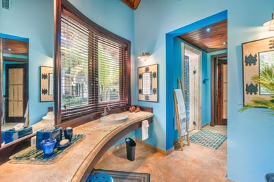 Luxury Villa Photo #38