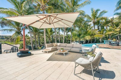 Luxury Villa Photo #22