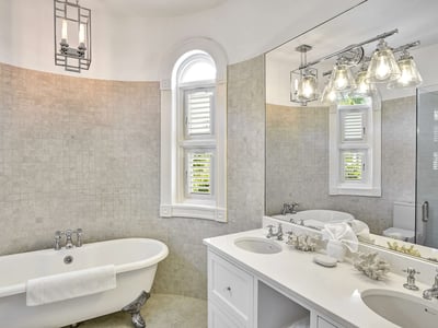 Luxury Villa Photo #22