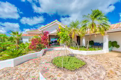 Luxury Villa Photo #12