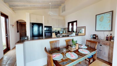 Luxury Villa Photo #14