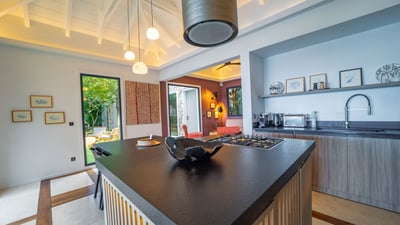 Kitchen & Dining Area