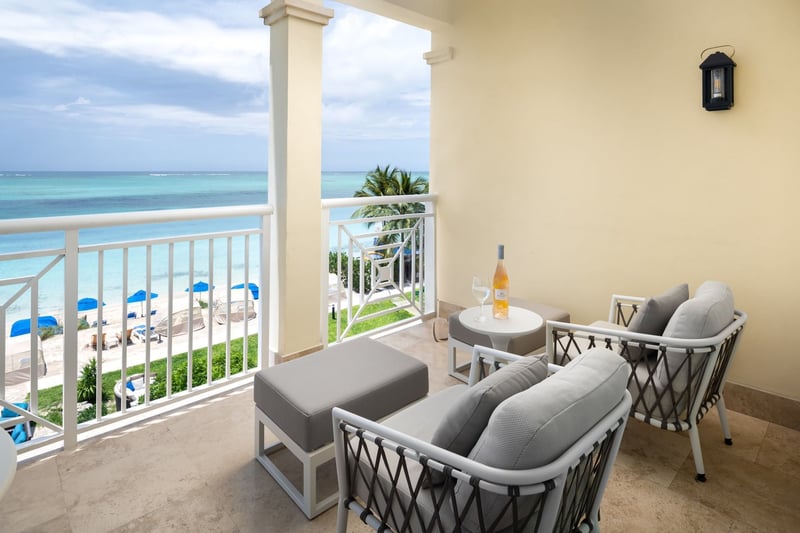 2 BDM Deluxe Oceanfront Suite at Windsong Resort