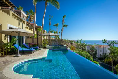 Luxury Villa Photo #9