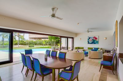 Luxury Villa Photo #22