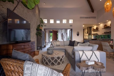 Luxury Villa Photo #7
