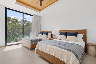 Luxury Villa Photo #30