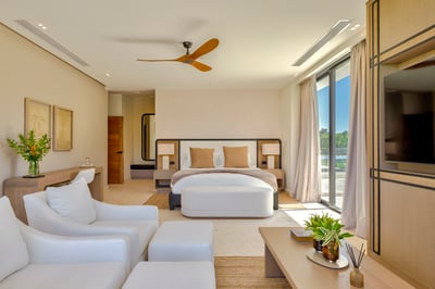 Luxury Villa Photo #19