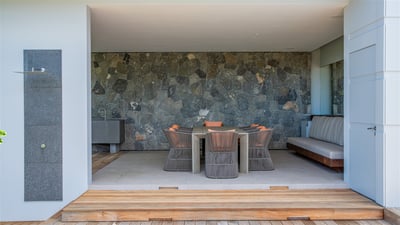 Luxury Villa Photo #32
