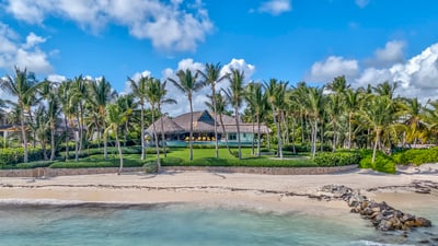 Luxury Villa Photo #3