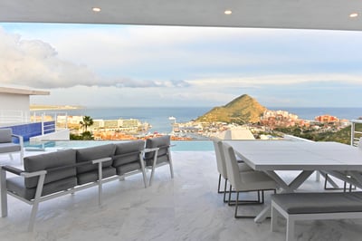 Luxury Villa Photo #12