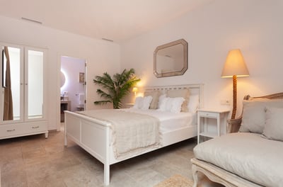 Luxury Villa Photo #18