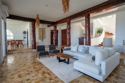 Luxury Villa Photo #26