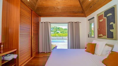 Luxury Villa Photo #45