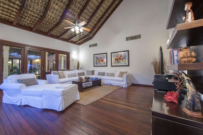 Luxury Villa Photo #11