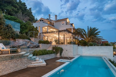 Luxury Villa Photo #8