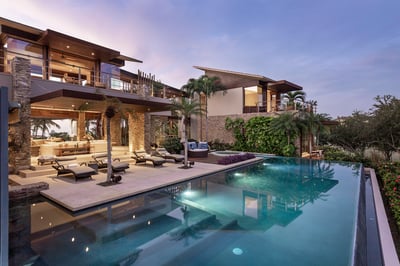 Luxury Villa Photo #6