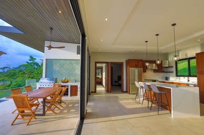 Luxury Villa Photo #18