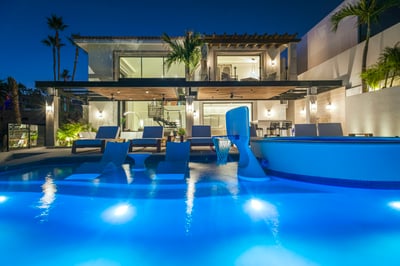 Luxury Villa Photo #9