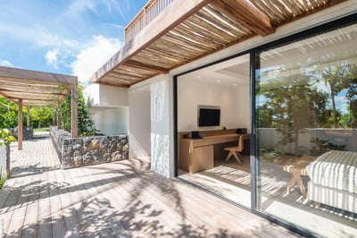 Luxury Villa Photo #8