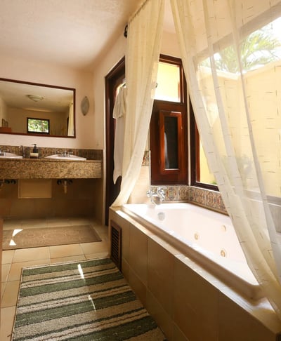 Luxury Villa Photo #30