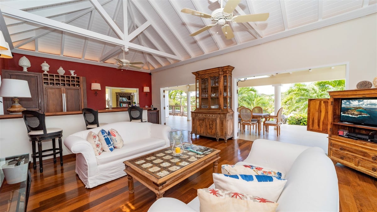 Living Area: Great room with large HD-TV. Outside lounge on the covered terrace. Ocean vie - Image 23