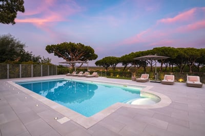 Luxury Villa Photo #4