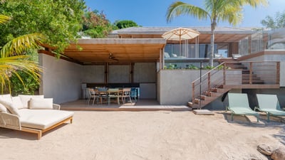 Luxury Villa Photo #11