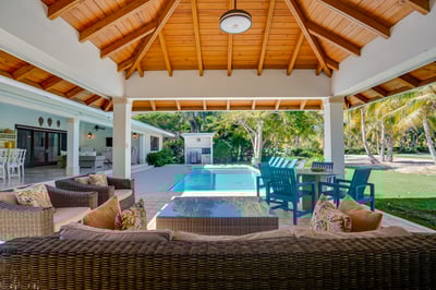 Luxury Villa Photo #17
