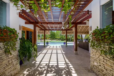 Luxury Villa Photo #9
