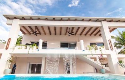 Luxury Villa Photo #9