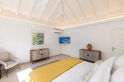 Luxury Villa Photo #37