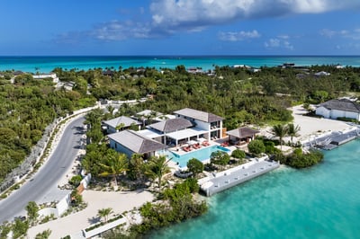 Luxury Villa Photo #37