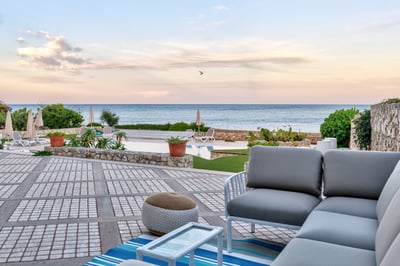Luxury Villa Photo #35