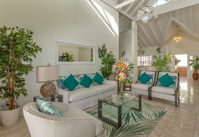 Luxury Villa Photo #24