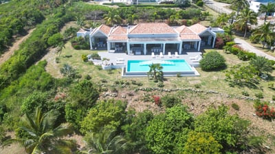 Luxury Villa Photo #2