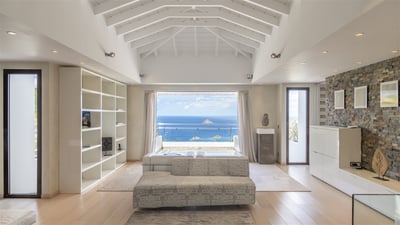 Luxury Villa Photo #12