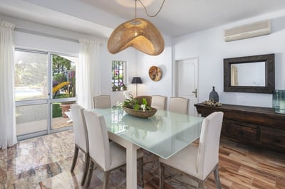 Luxury Villa Photo #11