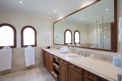 Luxury Villa Photo #31
